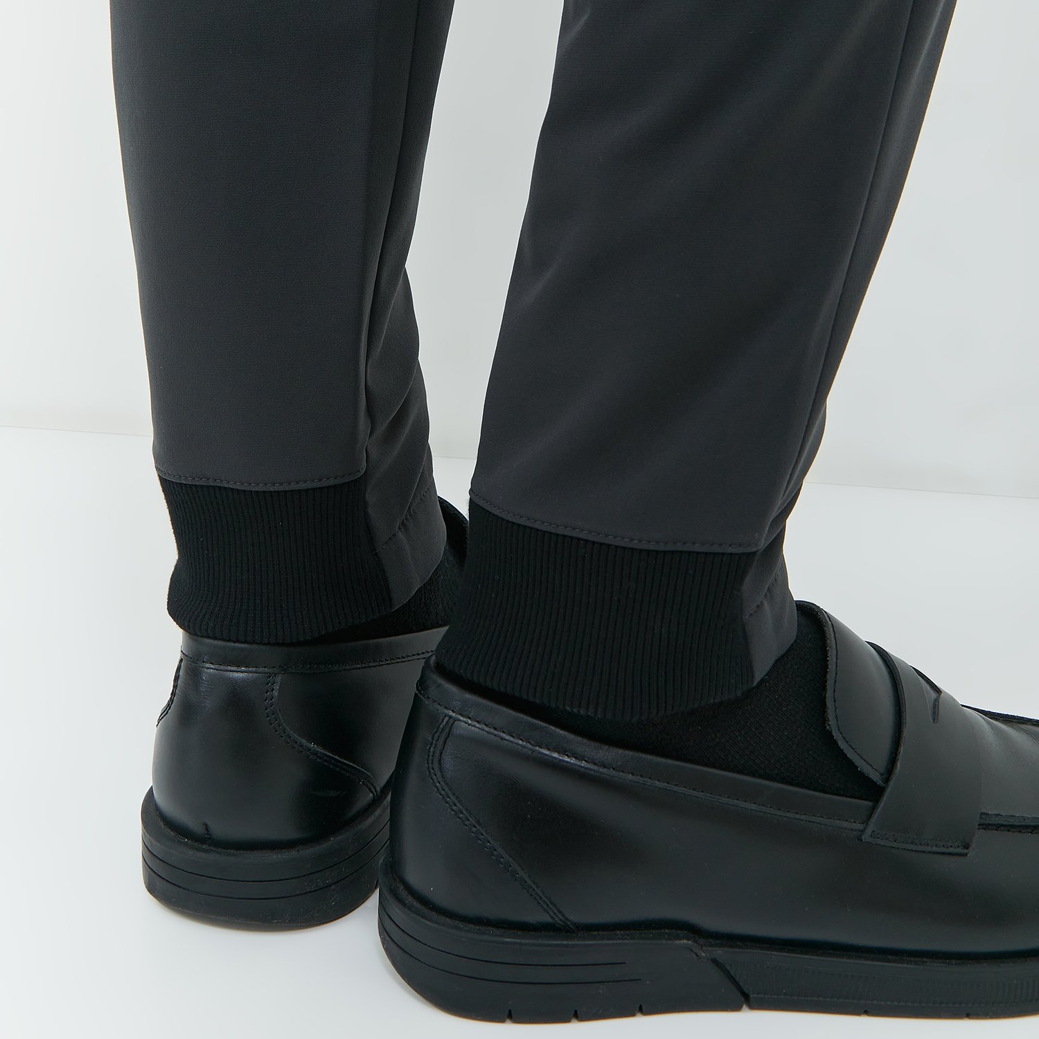 JOBB Tyga Celana Panjang Pria Modern Slim Fit Dark Grey - Image 3