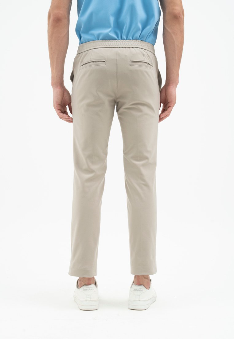 Jobb Jerico Celana Panjang Joger Modern Slim Fit Light Khaki - Image 3