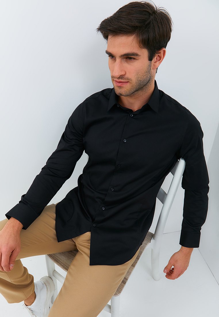Jobb Calvington Kemeja Pria Lengan Panjang Slim Fit Hitam - Image 4