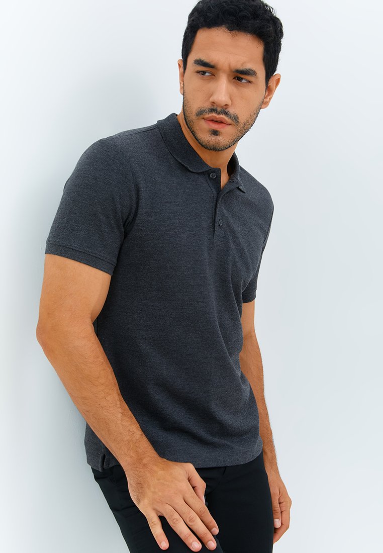 Jobb Galvin Polo Shirt Pria Lengan Pendek Slim Fit Dark Grey - Image 6