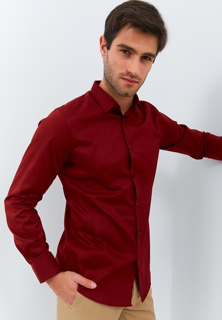 Jobb Calvington Kemeja Pria Lengan Panjang Slim Fit Wine - Image 4