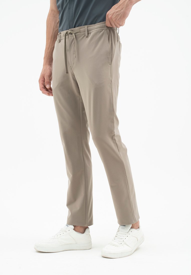 Jack Nicklaus Gravity Celana Panjang Pria Slim Fit Medium Brown - Image 2
