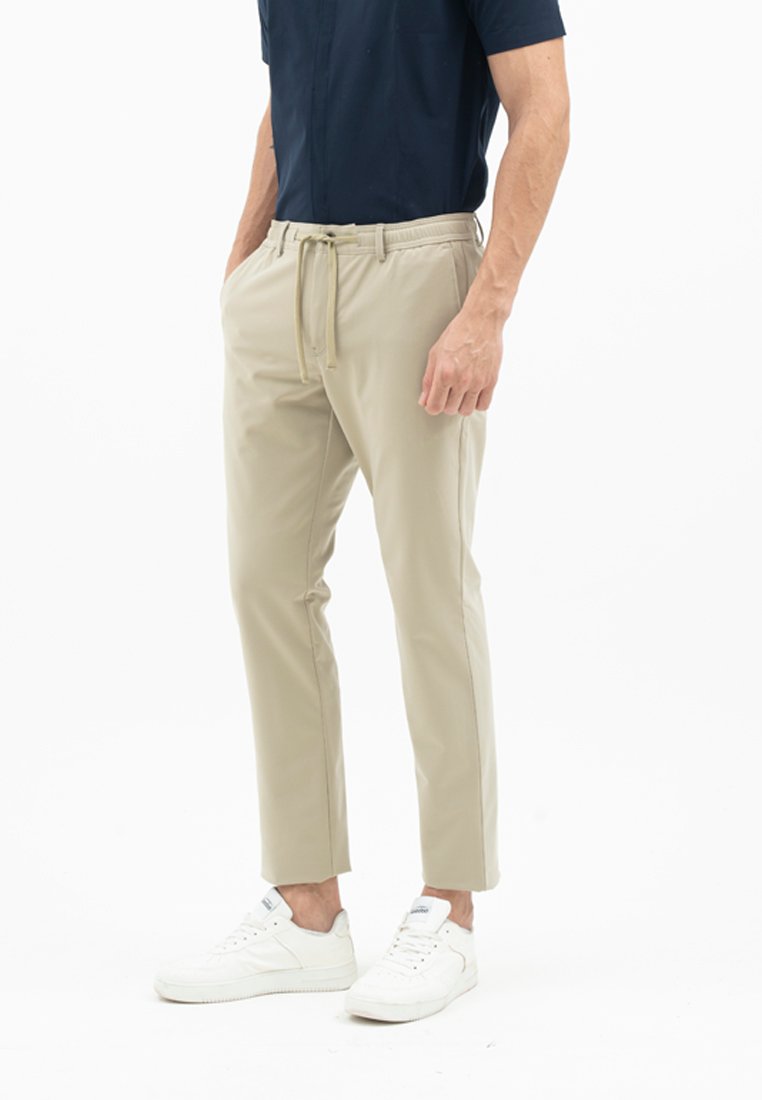 Jack Nicklaus Gravity Celana Panjang Pria Slim Fit Sand - Image 4