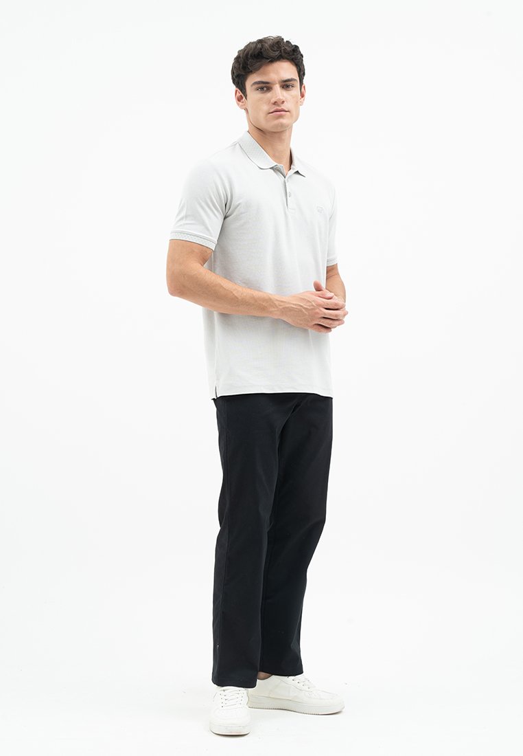 Jack Nicklaus Alpha Polo Shirt Pria Regular Fit Light Grey - Image 6