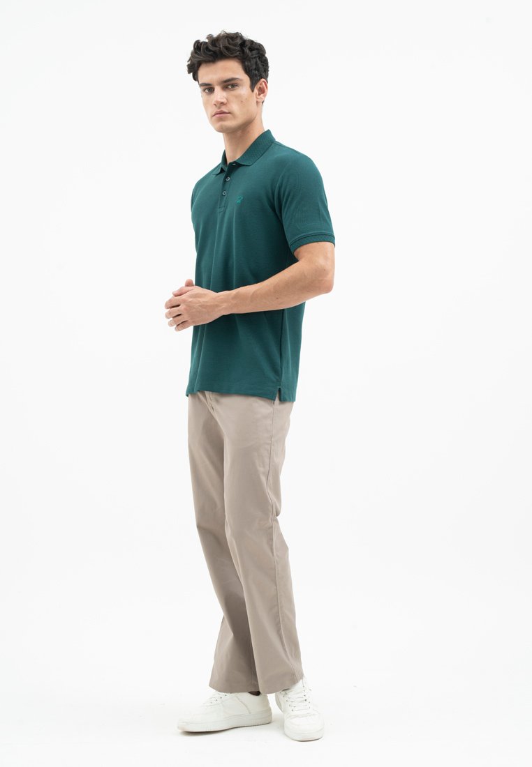 Jack Nicklaus Alpha Polo Shirt Pria Regular Fit Panderosa Green - Image 5