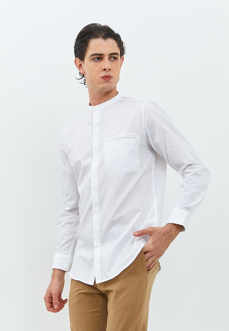 Jobb Azka Koko Pria Lengan Panjang Slim Fit Putih