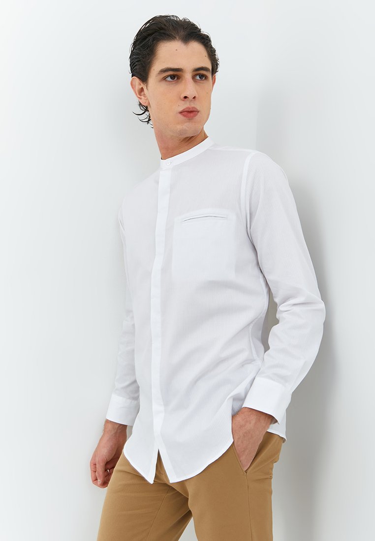 Jobb Azka Koko Pria Lengan Panjang Slim Fit Putih - Image 2