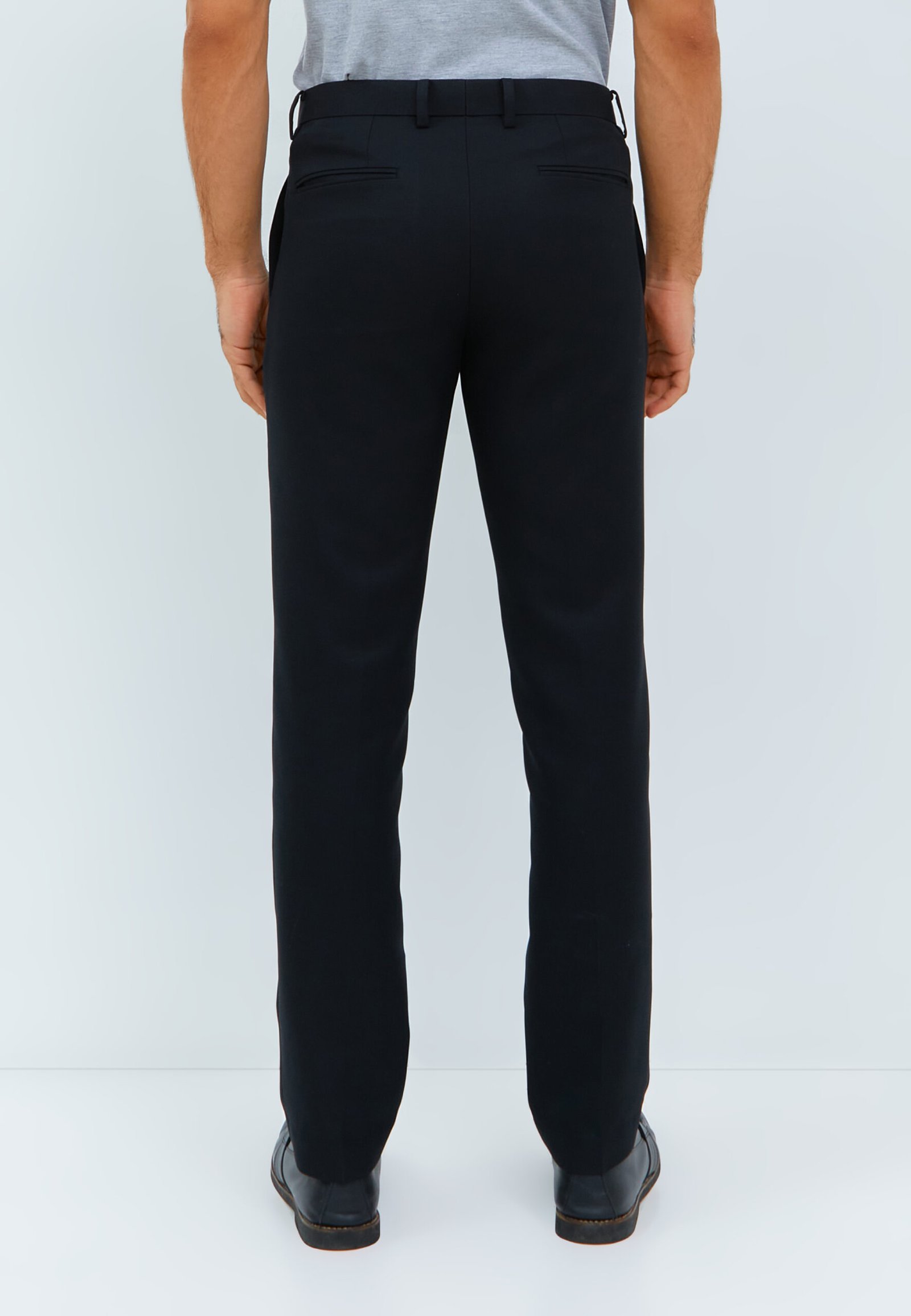 Jobb Pioneer Celana Panjang Pria Slim Fit Dark Black - Image 3