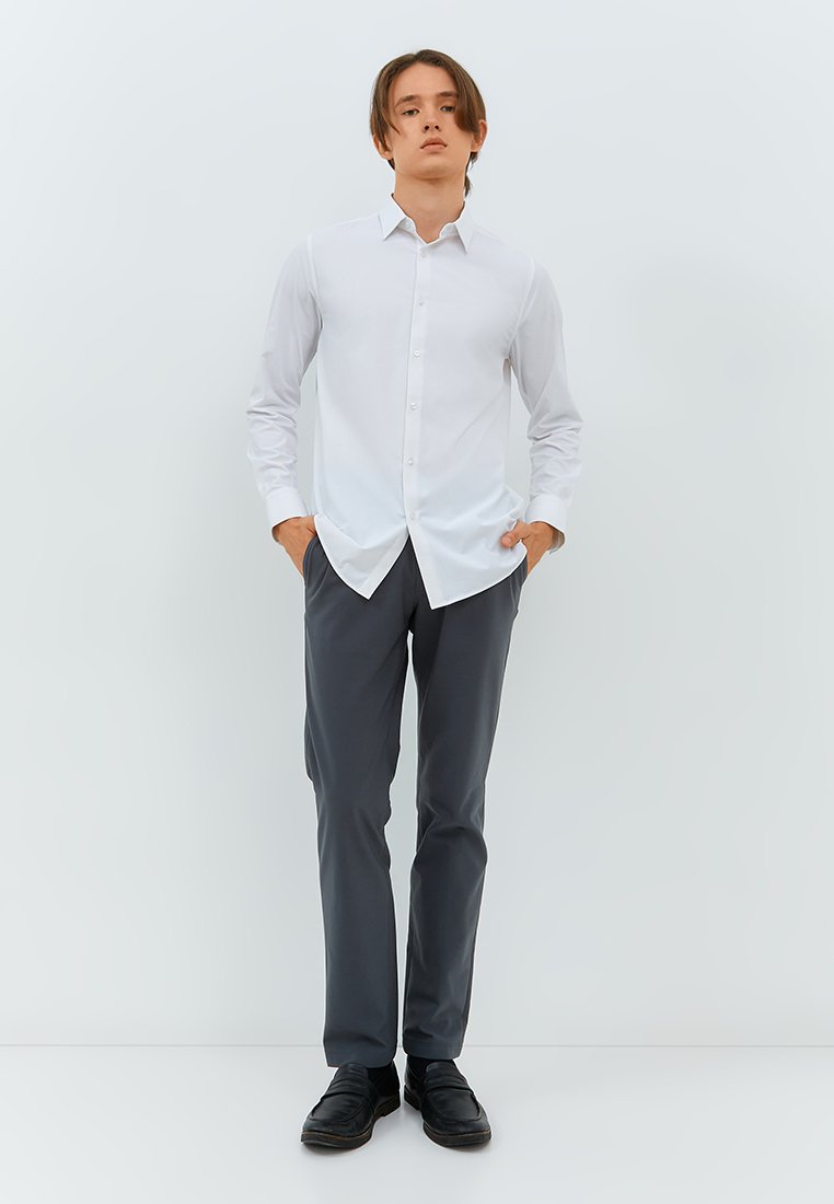 Jobb Beverly Kemeja Pria Lengan Panjang Slim Fit Putih - Image 4