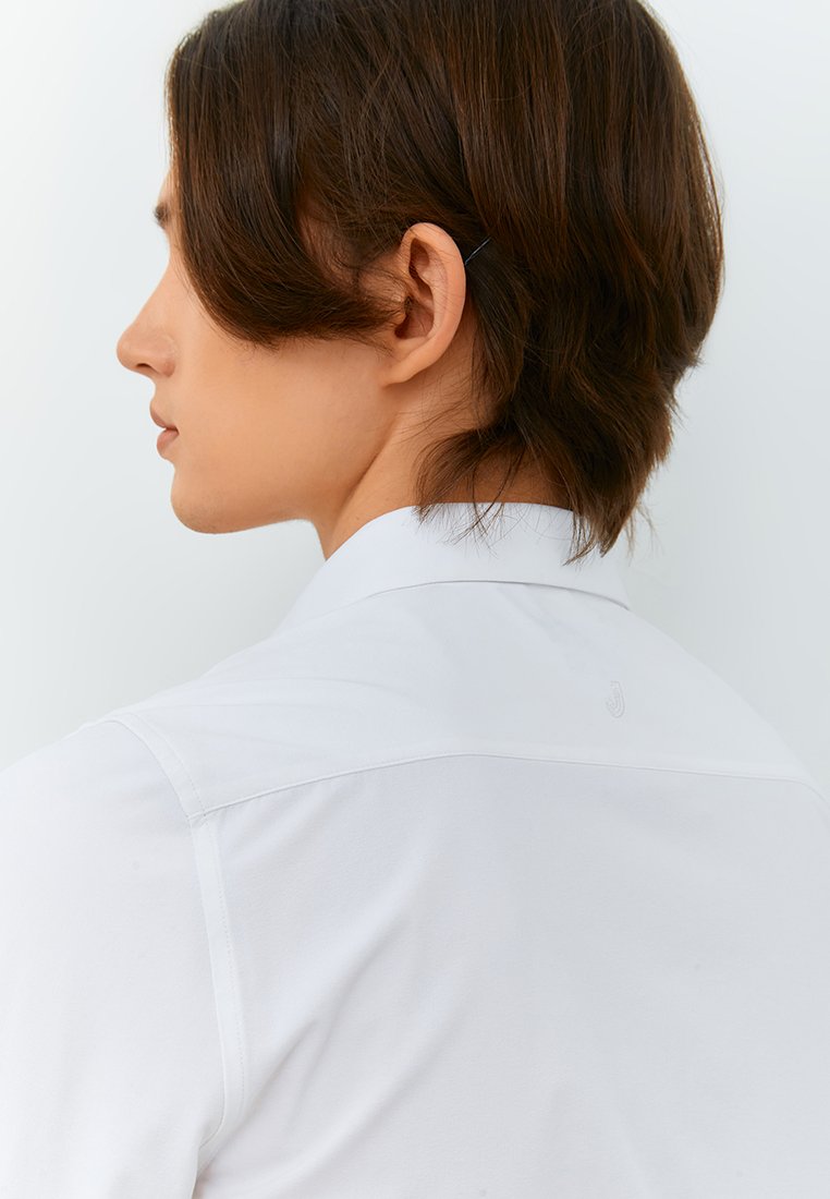 Jobb Beverly Kemeja Pria Lengan Panjang Slim Fit Putih - Image 6