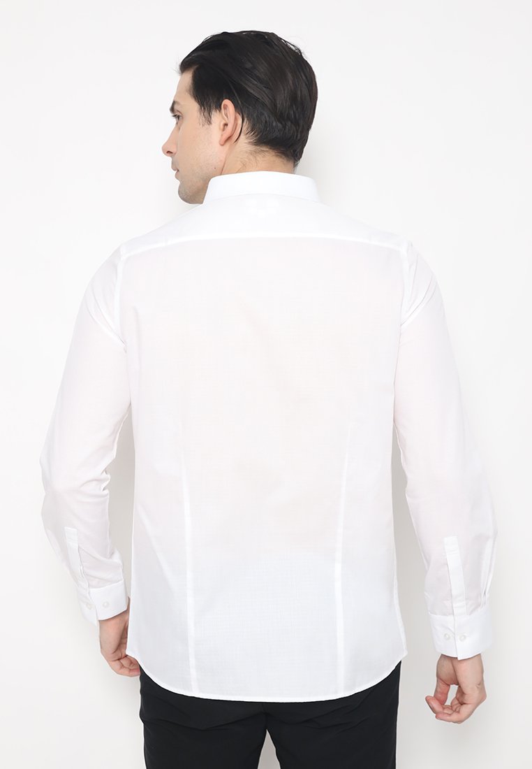 Jobb Chevio Kemeja Pria Lengan Panjang Slim Fit Putih - Image 3