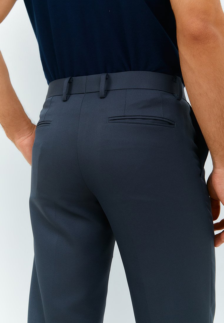 Jobb Pioneer Celana Panjang Pria Slim Fit Dark Grey - Image 5