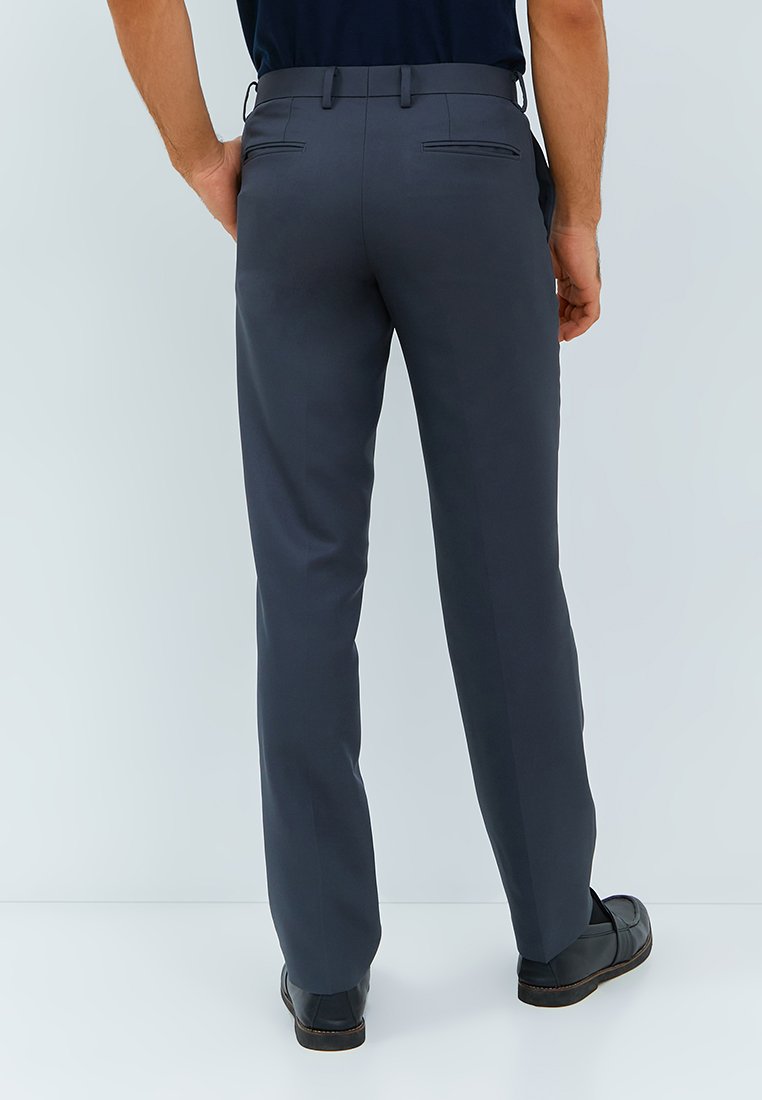 Jobb Pioneer Celana Panjang Pria Slim Fit Dark Grey - Image 3