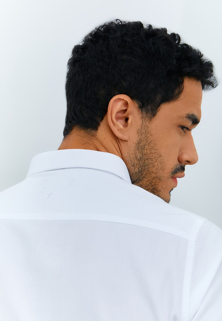 Jobb Perkins Kemeja Pria Lengan Pendek Slim Fit White - Image 5