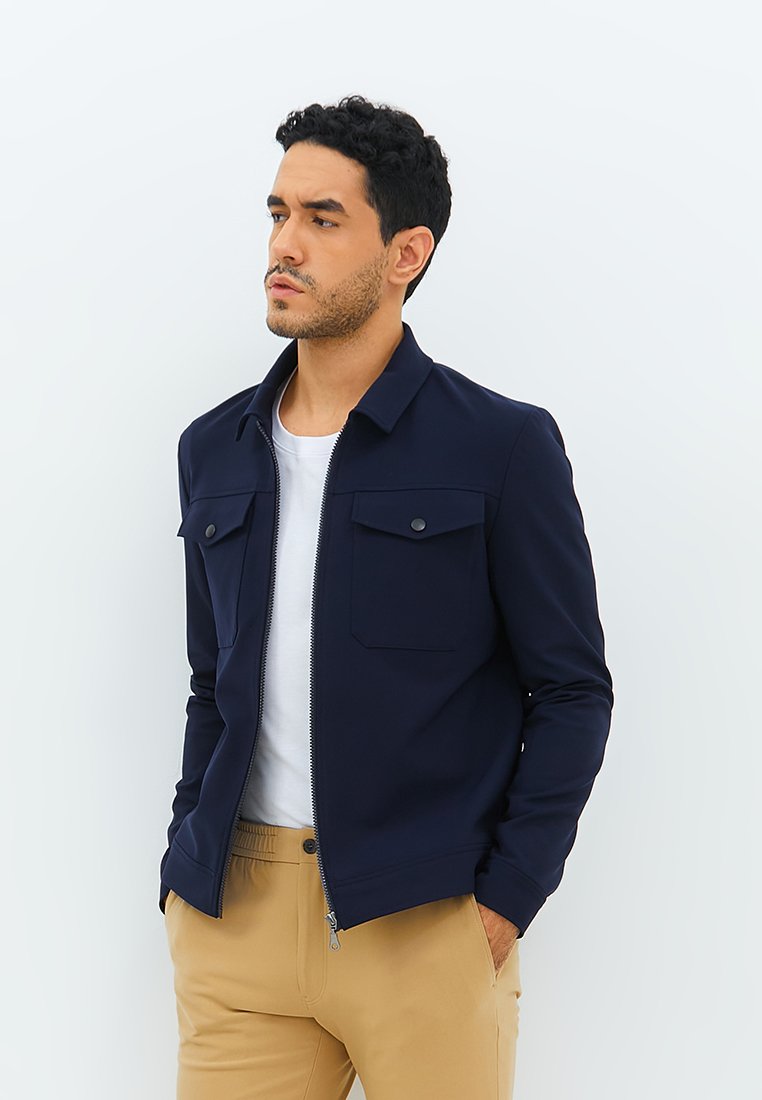 Jobb Giose Jacket Pria Slim Fit Navy