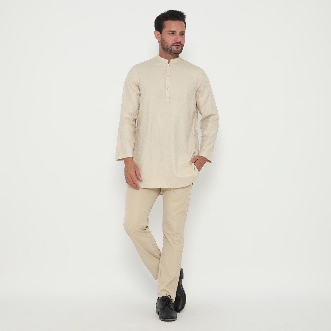 Jobb Aziz Baju Koko Pria Lengan Panjang Regular Fit Light Khaki - Image 5