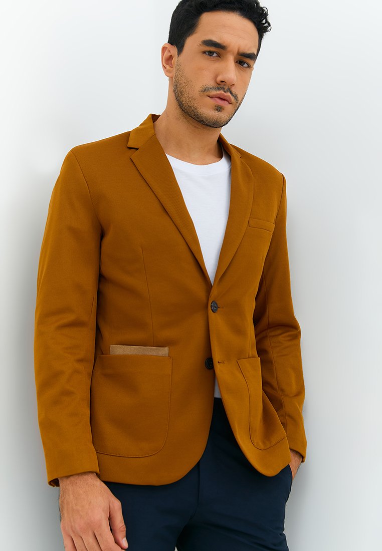Jobb Julio-T2 Blazer Pria Slim Fit Mustard - Image 2