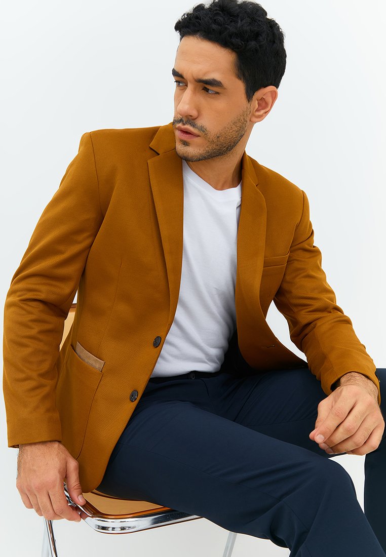 Jobb Julio-T2 Blazer Pria Slim Fit Mustard - Image 4