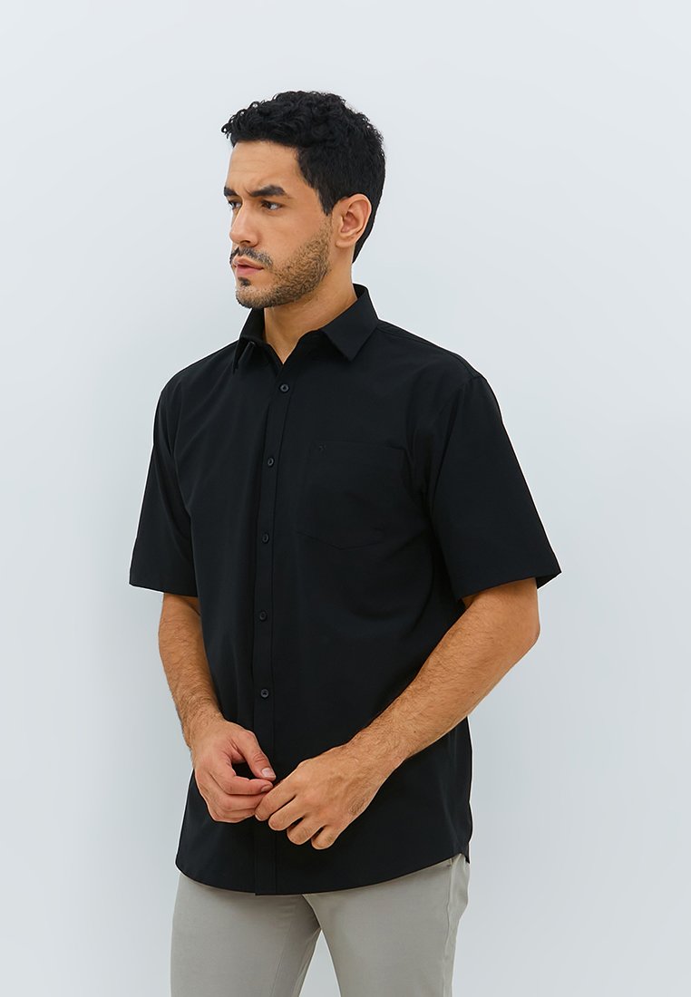 Jobb Minneapolis Kemeja Pria Lengan Pendek Regular Fit Hitam