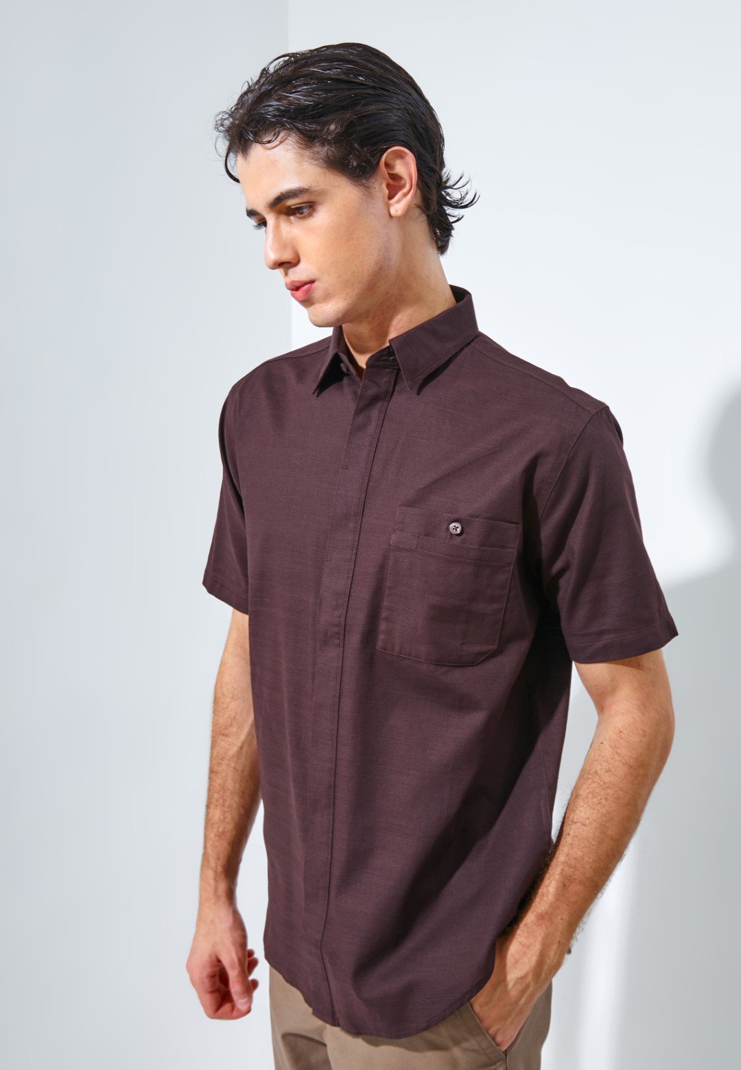 Jack Nicklaus Monarca Kemeja Pria Lengan Pendek Slim Fit Dark Brown - Image 2