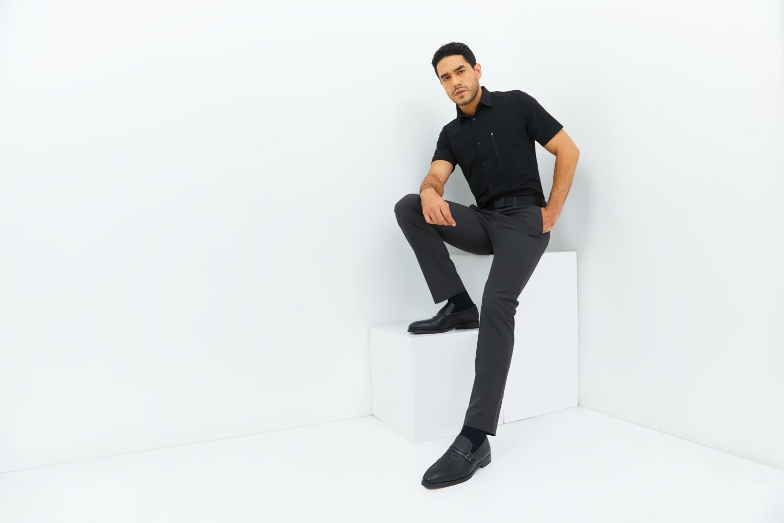 Jobb Rockton Kemeja Pria Lengan Pendek Slim Fit Hitam - Image 5