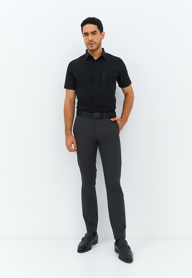 Jobb Rockton Kemeja Pria Lengan Pendek Slim Fit Hitam - Image 6