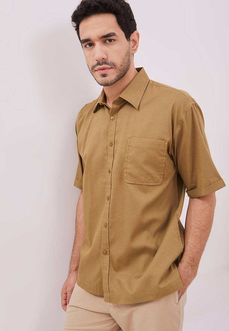 Jobb Romeo Kemeja Pria Lengan Pendek Regular Fit Olive