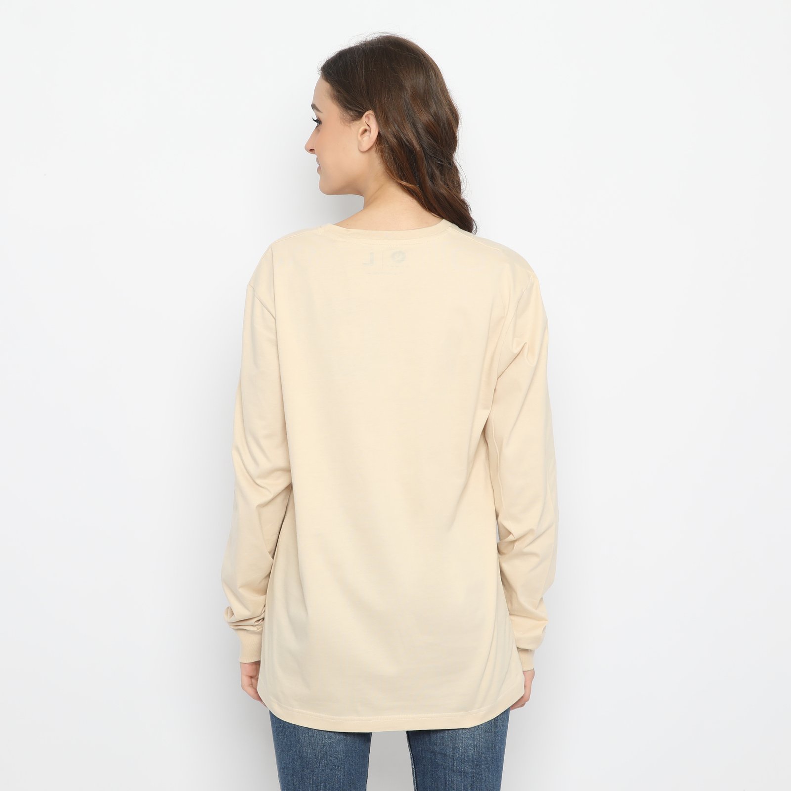QUE kaos pria unisex lengan panjang the que garage part & service - cream - Image 2