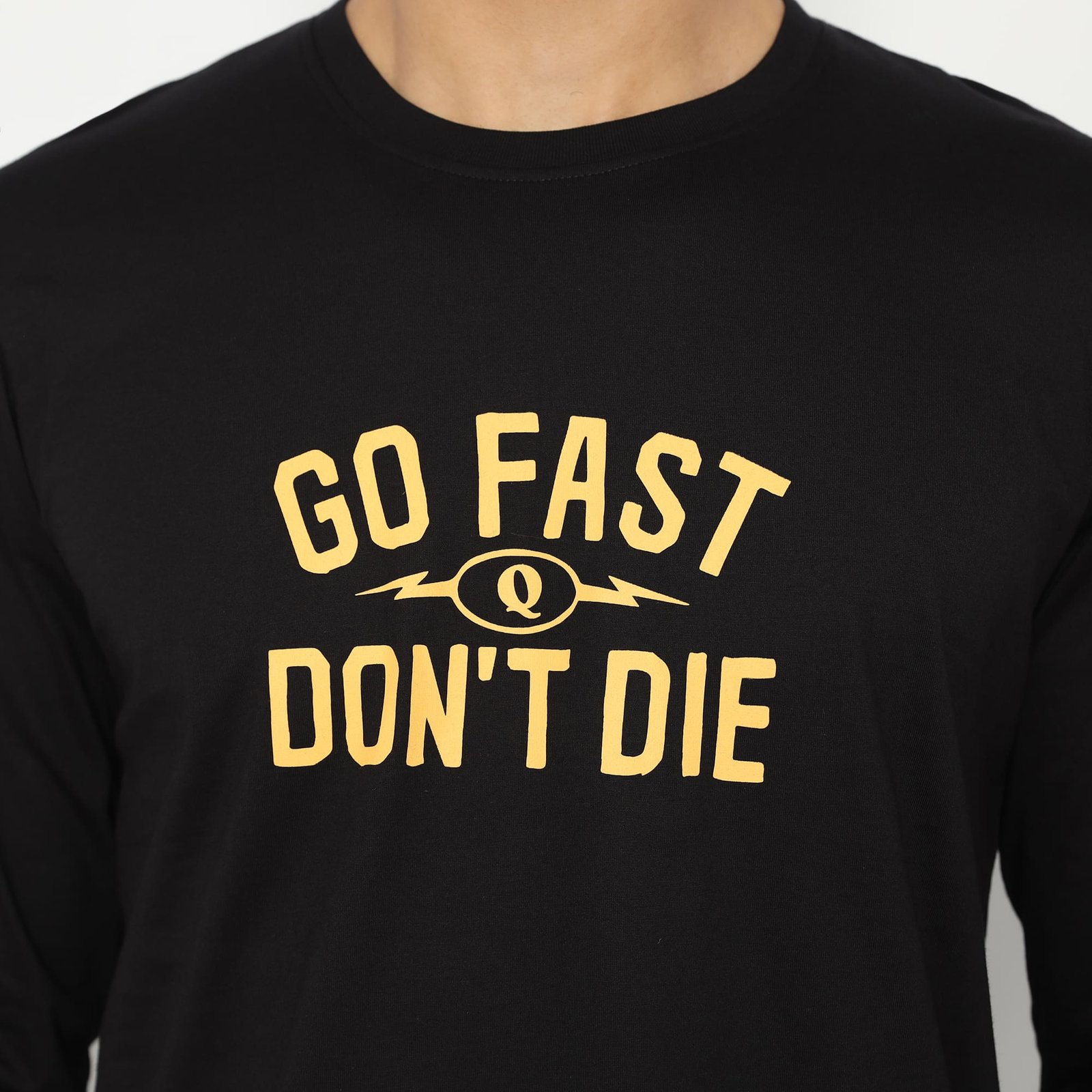 d&f x QUE kaos pria unisex lengan panjang go fast dont die - hitam - Image 3