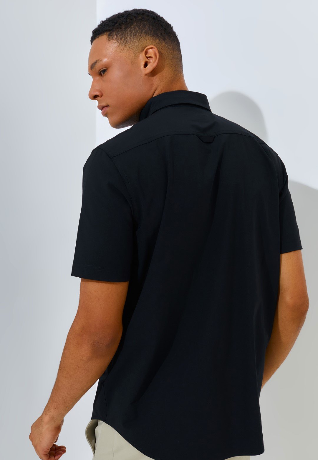 Jack Nicklaus Sleek Attire Kemeja Pria Lengan Pendek Slim Fit Black - Image 3