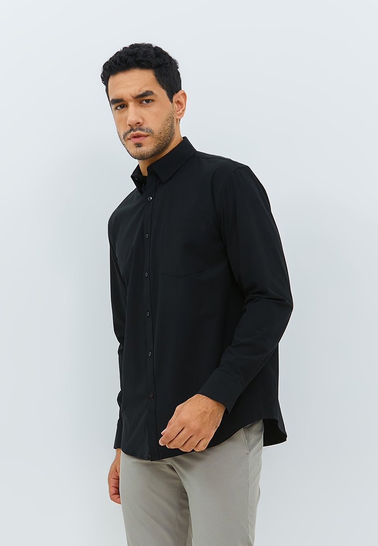 Jobb Steelco Kemeja Pria Lengan Panjang Regular Fit Hitam