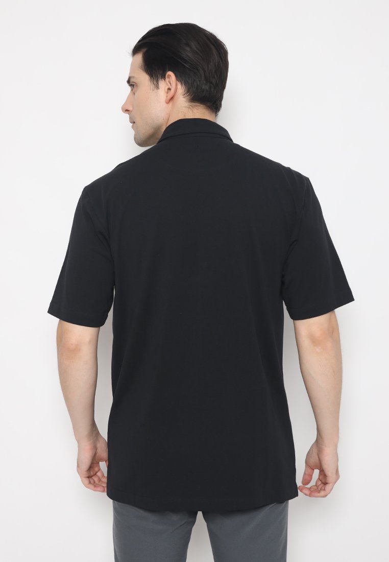 Jobb Swinton Kemeja Pria Lengan Pendek Regular Fit Hitam - Image 3