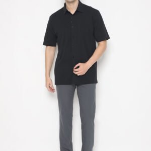 Jobb Swinton Kemeja Pria Lengan Pendek Regular Fit Hitam