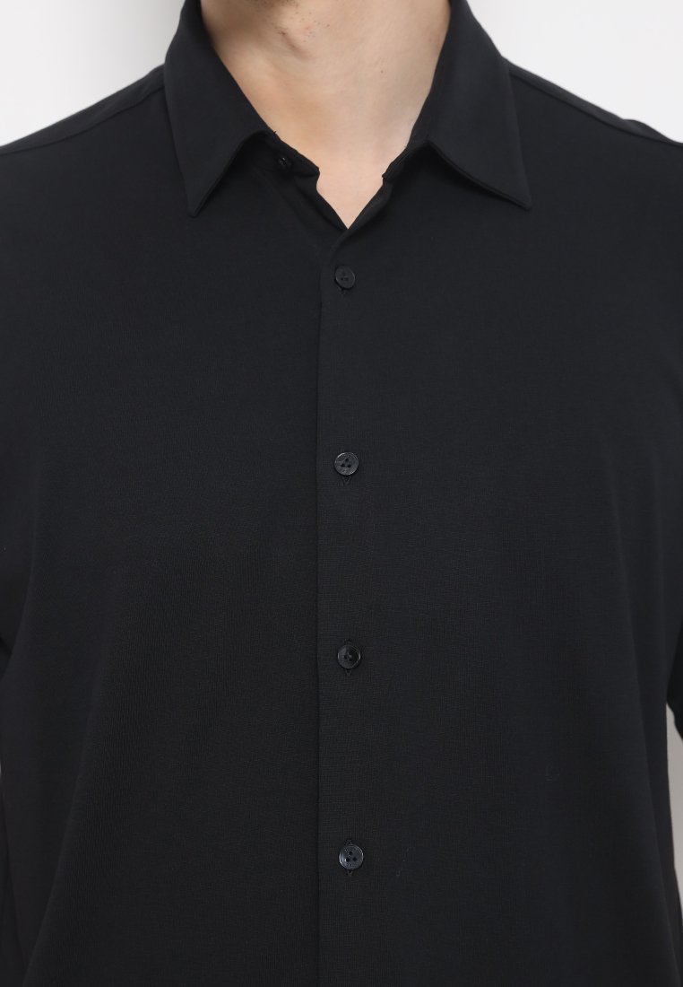 Jobb Swinton Kemeja Pria Lengan Pendek Regular Fit Hitam - Image 5