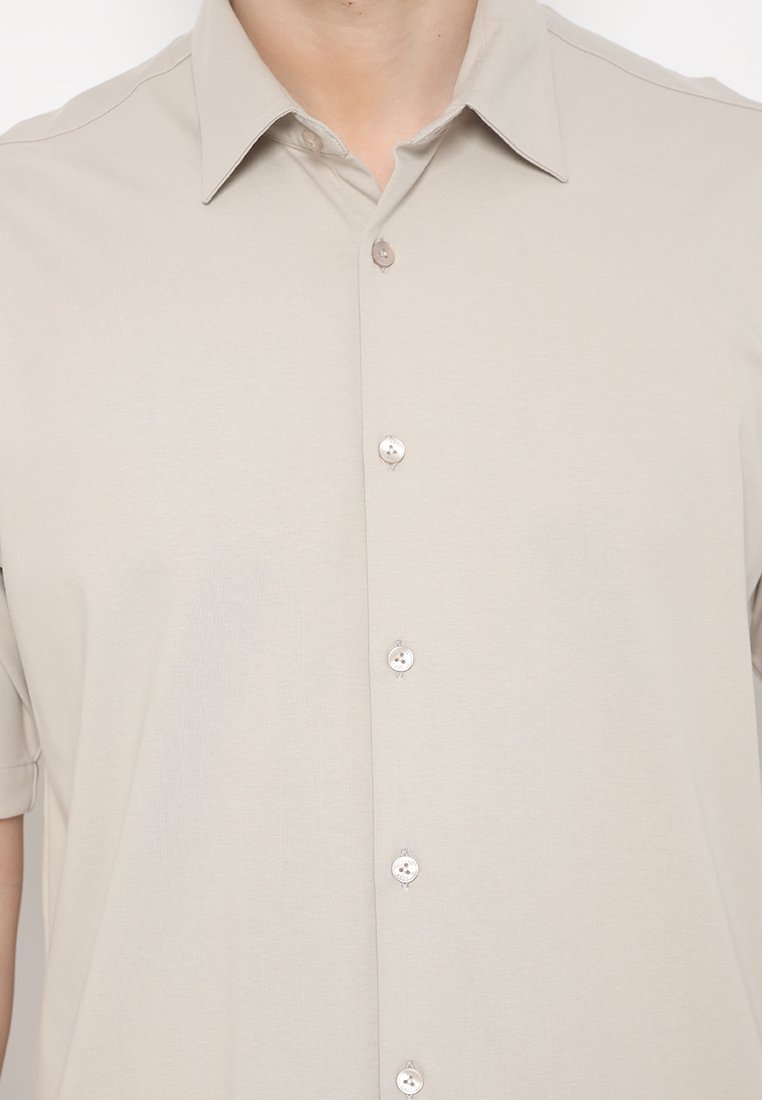 Jobb Swinton Kemeja Pria Lengan Pendek Regular Fit Beige - Image 5