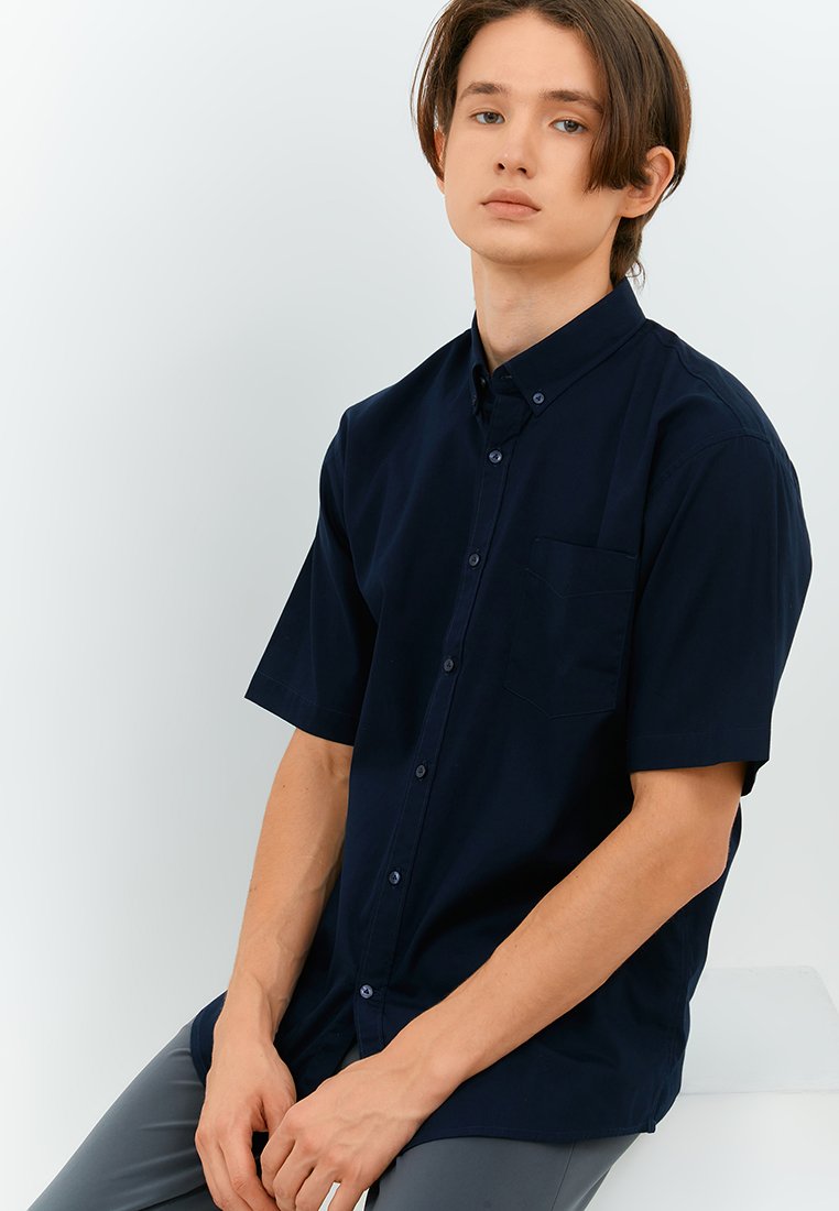Jobb Vernon Kemeja Pria Lengan Pendek Regular Fit Navy - Image 10