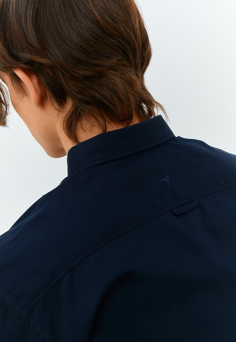 Jobb Vernon Kemeja Pria Lengan Pendek Regular Fit Navy - Image 12