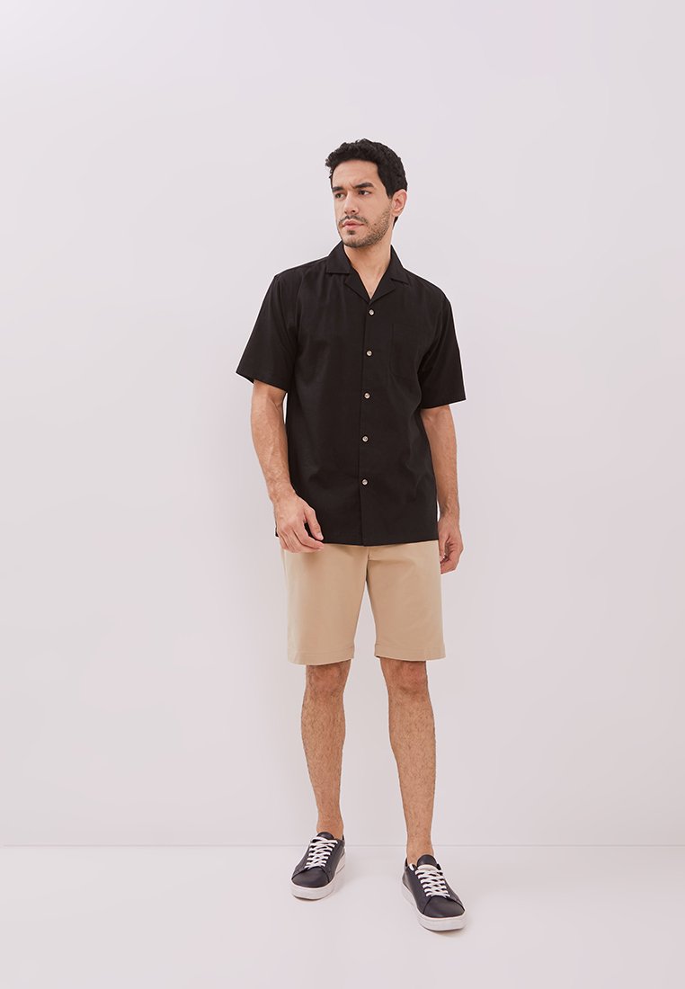 Jobb Wisco Kemeja Pria Lengan Pendek Regular Fit Hitam - Image 3