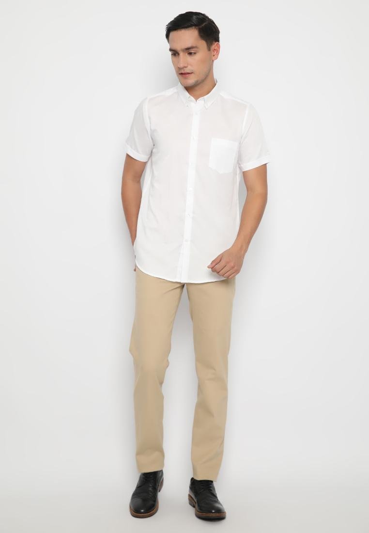 Jobb Cherokee Kemeja Pria Lengan Pendek Slim Fit Putih - Image 4