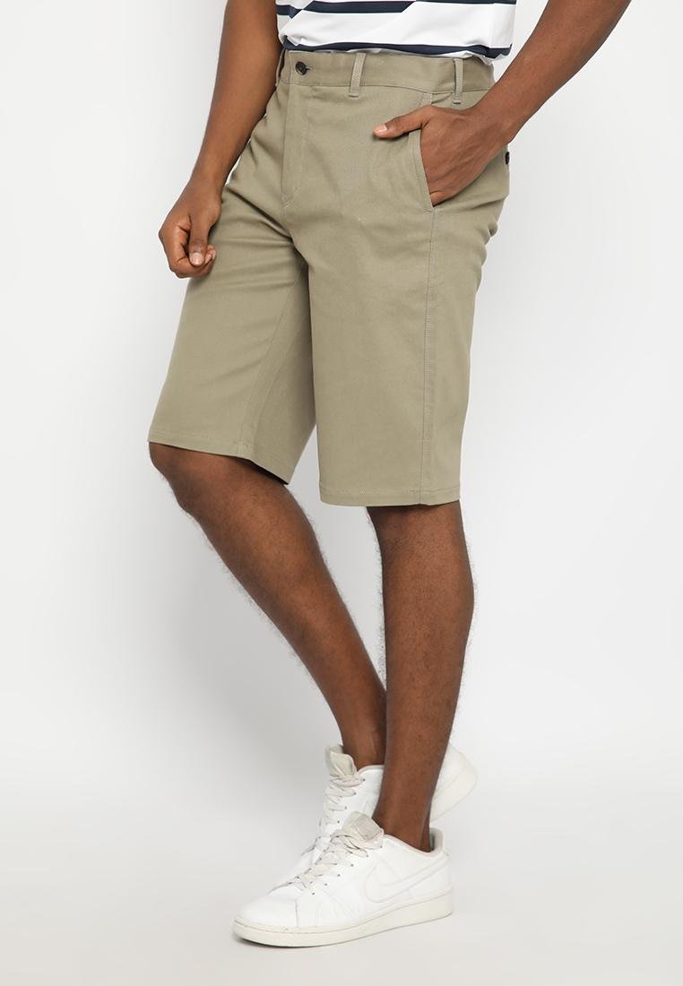 Jack Nicklaus Cadillac Celana Pendek Pria Regular Fit Khaki - Image 2
