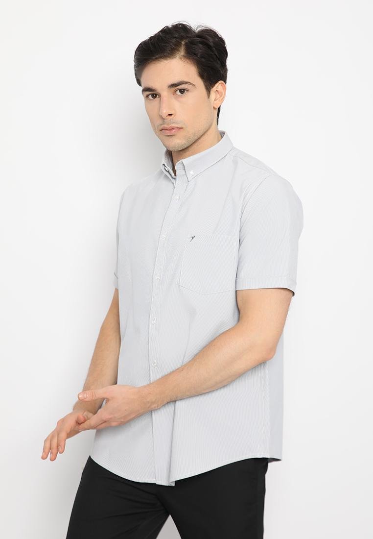 Jobb Revano Kemeja Pria Lengan Pendek Slim Fit Navy - Image 2